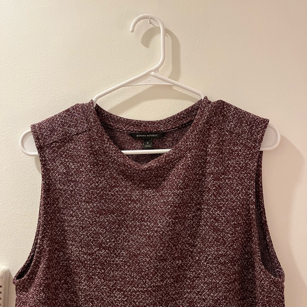 Banana Republic Sleeveless Maroon Tunic